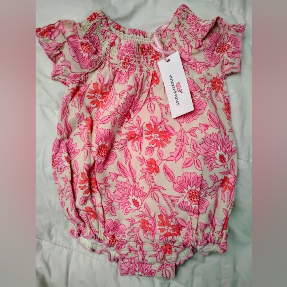 NWT Vineyard Vines Infant Floral Onesie